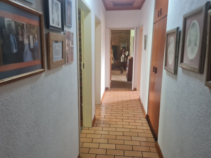 4 Bedroom Property for Sale in Miederpark North West